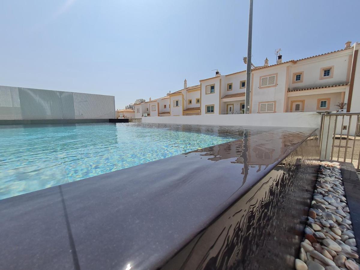 Hostel Supremo Armação de Pêra Dış mekan fotoğraf